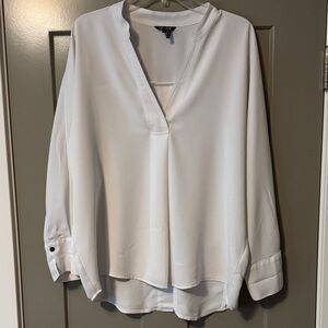 NIC+ZOE Elegant White Blouse with buttons down the back